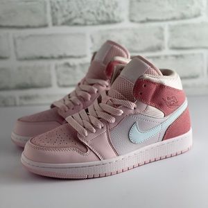 Jordan 1 Mid “Digital Pink”